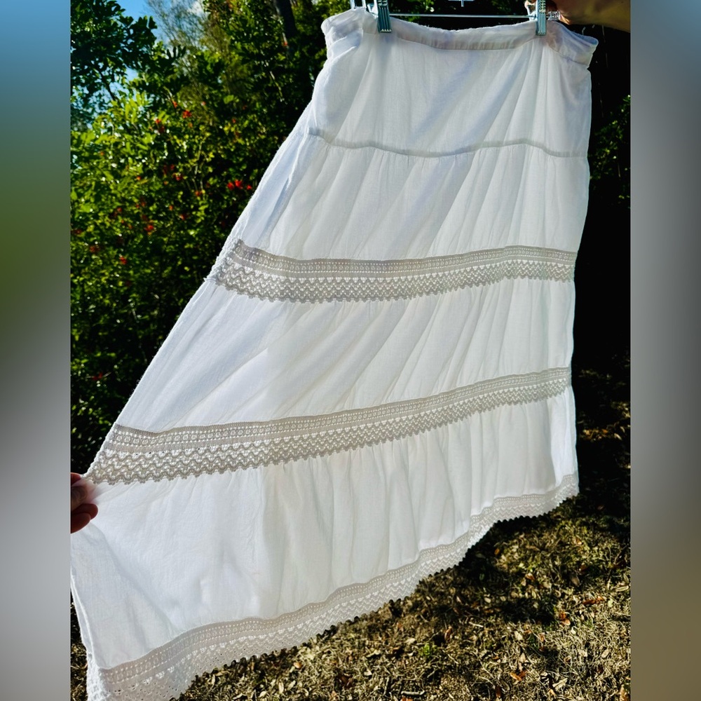 2X Studio West white maxi Coastal Cowgirl skirt with crochet details.Size 2X